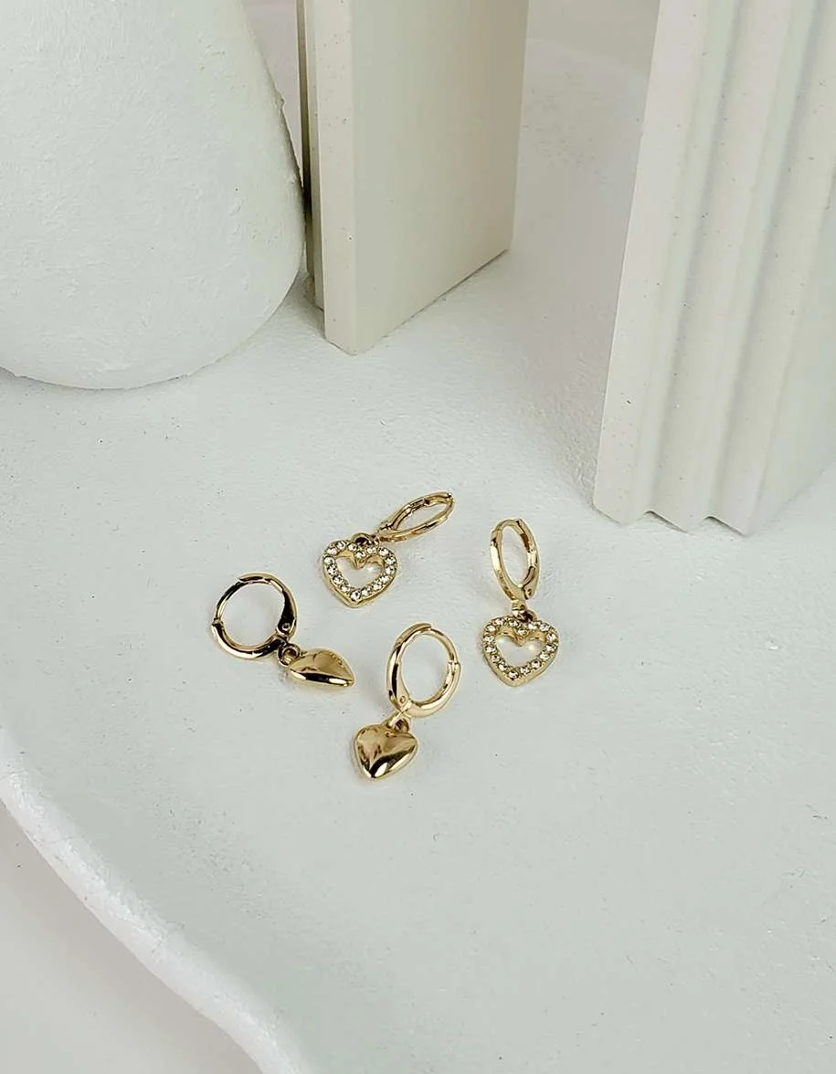 گوشواره حلقه‌ای زنانه طرح قلب‌های عاشقانه مجموعه 2 جفتی
