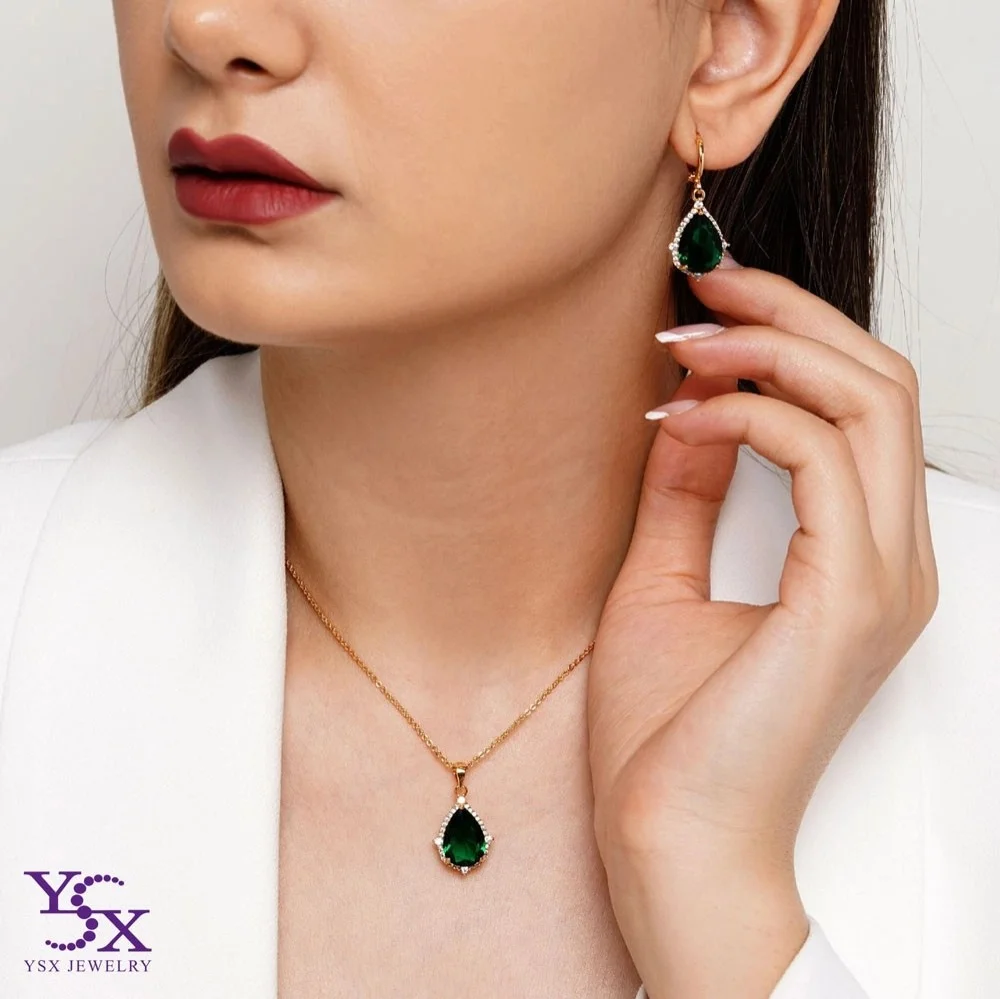 نیمست گردنبند و گوشواره زنانه طرح اشکی زمردی یاقوت برند YSX